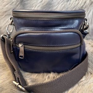 Patricia Nash Elegant Navy Leather Crossbody Bag